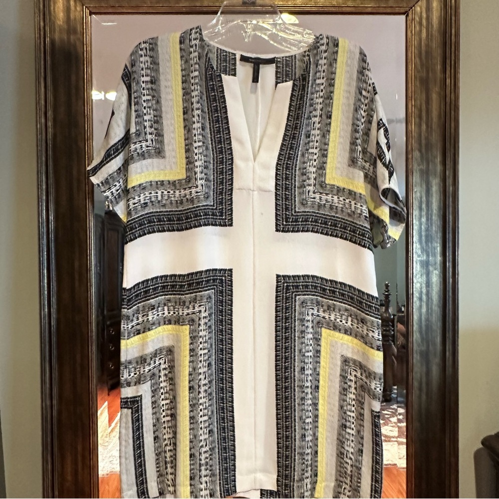 BCBGMaxAzria Graphic White Black Yellow Short Sleeve Dress
